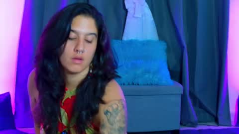 Snapshot of zean_lee chatting on 06-17-26, 10:10 Karolyne online show from 06-17-26, 10:10