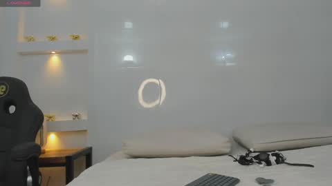 Zenda Evans online show from 04-06-26, 05:30