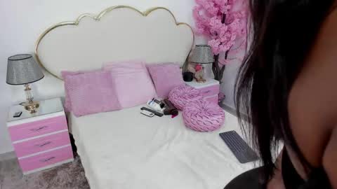 zendayarosse online show from 04-27-26, 09:46