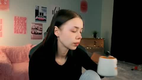 Snapshot of zeneexe chatting on 02-26-26, 07:35 Lara online show from 02-26-26, 07:35