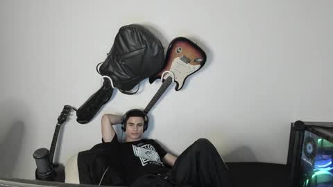 Snapshot of zenhzu chatting on 12-19-24, 06:34 zenzhu online show from 12-19-24, 06:34