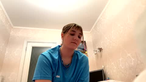 Snapshot of zeniabrossoit chatting on 05-28-26, 02:25 zeniabrossoit online show from 05-28-26, 02:25