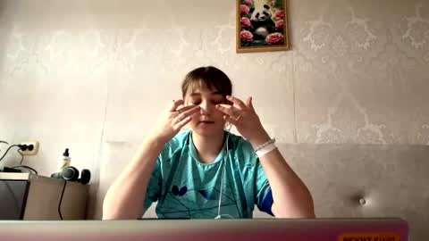 Snapshot of zeniabrossoit chatting on 05-31-26, 10:22 zeniabrossoit online show from 05-31-26, 10:22