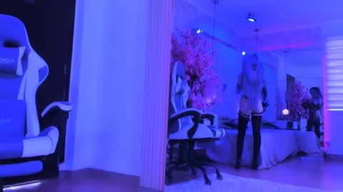    online show from 02-09-25, 08:13