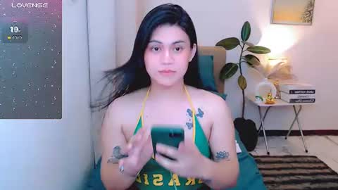 Snapshot of zephyraaaaa chatting on 06-26-26, 06:45 zephyraaaaa online show from 06-26-26, 06:45