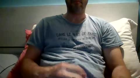 Snapshot of zeus00811 chatting on 10-27-25, 05:44 zeus online show from 10-27-25, 05:44