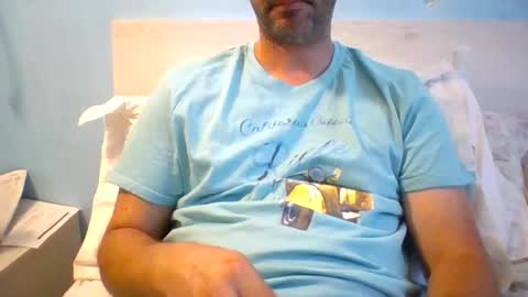 Snapshot of zeus00811 chatting on 07-12-26, 08:27 zeus online show from 07-12-26, 08:27