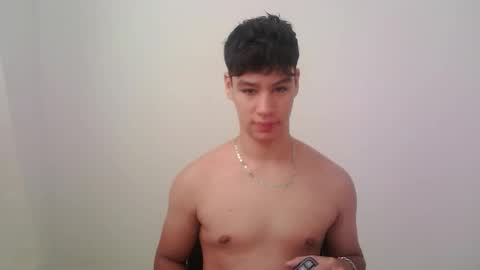 zeus_183 online show from 10-05-25, 02:48