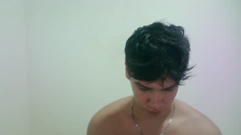 Snapshot of zeus_183 chatting on 06-21-26, 12:35 zeus_183 online show from 06-21-26, 12:35