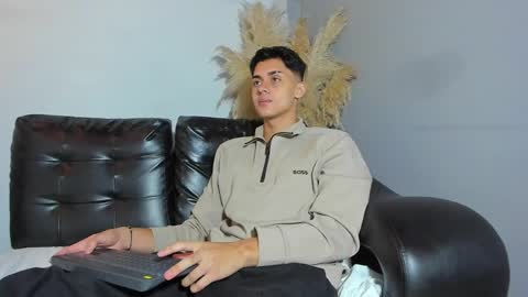 Zeus Brant online show from 04-21-26, 01:39