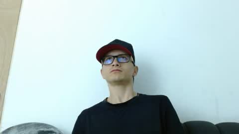 zeus online show from 06-04-26, 07:09