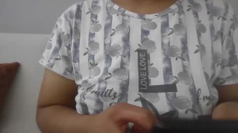 Snapshot of zeyzeysuuuu chatting on 10-19-25, 09:21 zeyzeysuuuu online show from 10-19-25, 09:21