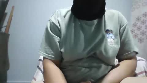 Snapshot of zeyzeysuuuu chatting on 10-22-25, 05:45 zeyzeysuuuu online show from 10-22-25, 05:45