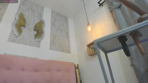 ZHAMIRA  ANDRES online show from 09-30-25, 09:53