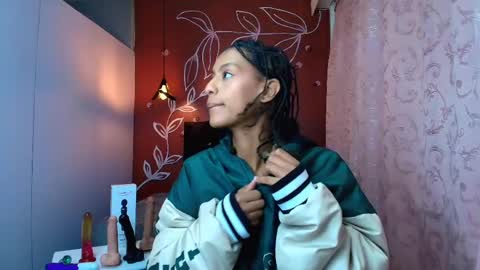 Zia Green online show from 02-11-25, 12:16