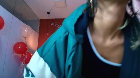 Zia Green online show from 02-12-25, 03:05