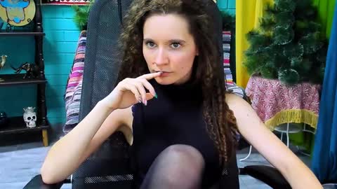 zianichols online show from 01-20-25, 06:43