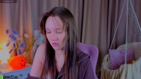 Zlata  Mon Tue Thu Fri Sun Sa GMT 3 0000pm - 0600pm  online show from 11-03-25, 04:08