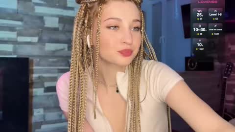 Zoe online show from 03-09-25, 04:22