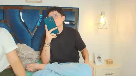 Snapshot of zoe_and_dylan_ chatting on 02-25-26, 12:37 Zoe and dylan online show from 02-25-26, 12:37