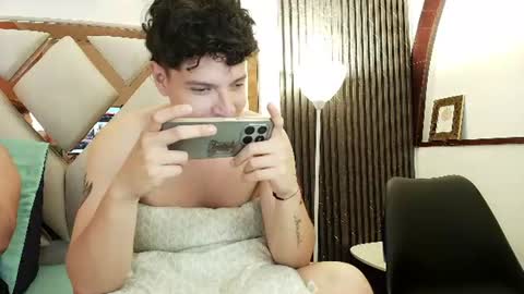 Snapshot of zoe_and_dylan_ chatting on 07-28-26, 12:48 Zoe and dylan online show from 07-28-26, 12:48