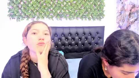 Snapshot of zoe_and_valeria chatting on 05-26-26, 02:24 Zoe And Valeria online show from 05-26-26, 02:24