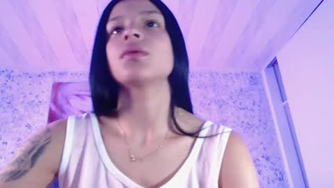 Snapshot of zoe_babygiirl chatting on 02-01-25, 01:09 Salome online show from 02-01-25, 01:09