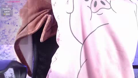 Snapshot of zoe_babygiirl chatting on 02-28-25, 01:03 Salome online show from 02-28-25, 01:03
