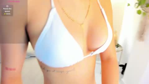 Snapshot of zoe_blunt_one chatting on 05-06-26, 12:10 zoe_blunt_one online show from 05-06-26, 12:10