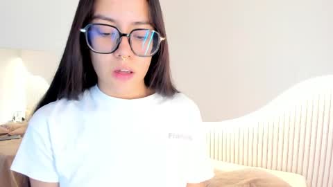 Snapshot of zoe_blunt_one chatting on 05-15-26, 11:17 zoe_blunt_one online show from 05-15-26, 11:17