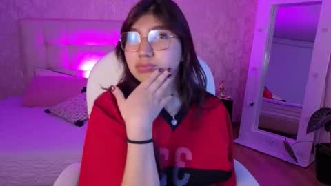 zoe  online show from 10-08-25, 04:43