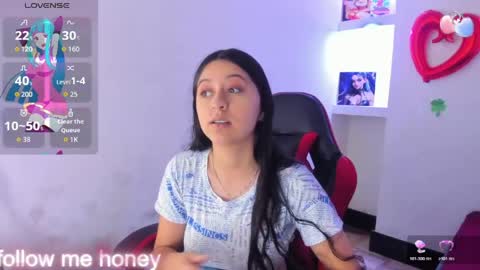 Snapshot of zoe_connor19 chatting on 04-20-26, 08:32 Z O E online show from 04-20-26, 08:32