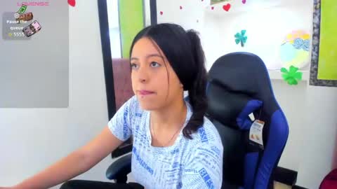 Snapshot of zoe_connor19 chatting on 04-23-26, 08:22 Z O E online show from 04-23-26, 08:22