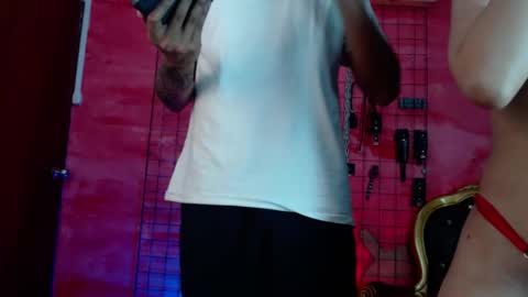 zoe_ferrer7 online show from 04-19-26, 02:55