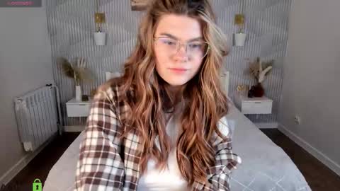 Zoe online show from 02-16-26, 06:31