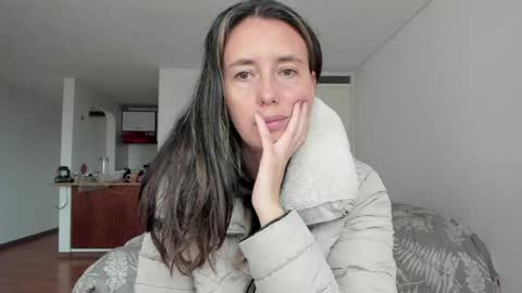 Snapshot of zoe_jeane_beker chatting on 04-28-26, 09:53 ZOE online show from 04-28-26, 09:53
