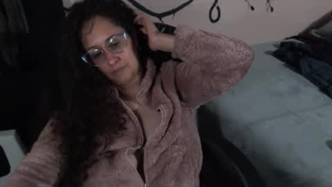 Zoe Koller online show from 04-21-26, 01:42