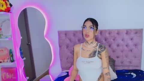 zoe_kravitx_ online show from 03-30-26, 05:52