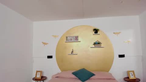 Zoe Lynch online show from 10-14-25, 11:44