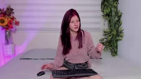 Zoe Olsen online show from 06-12-26, 02:49