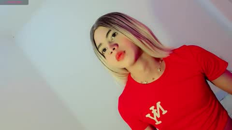 Snapshot of zoe_rous2 chatting on 02-02-26, 02:05 ZOE online show from 02-02-26, 02:05