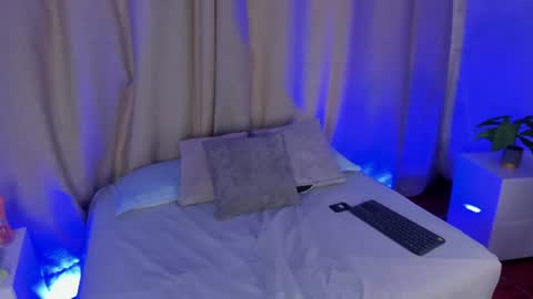zoe_rousee_ online show from 07-16-26, 12:11