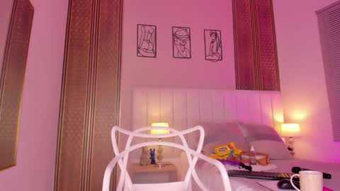 Hi guys i am Zoe  online show from 11-08-25, 11:32