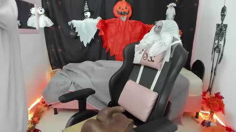 zoe_sullivan_ online show from 10-10-25, 10:25