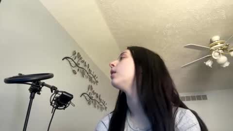 zoeapolo online show from 04-02-26, 07:33