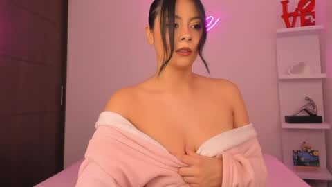 Snapshot of zoecams chatting on 05-22-26, 06:35 zoecams online show from 05-22-26, 06:35
