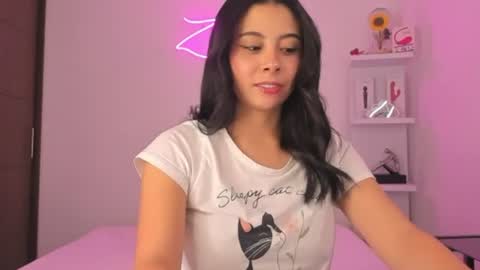 Snapshot of zoecams chatting on 07-02-26, 02:44 zoecams online show from 07-02-26, 02:44