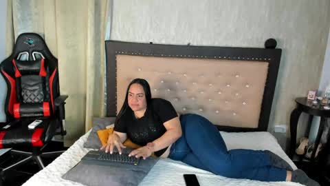 Snapshot of zoedeleon chatting on 05-09-26, 07:30 zoedeleon online show from 05-09-26, 07:30