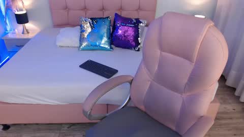 zoe online show from 06-07-26, 03:10