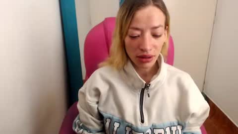 Snapshot of zoee_joness chatting on 08-03-26, 04:33 zoe online show from 08-03-26, 04:33